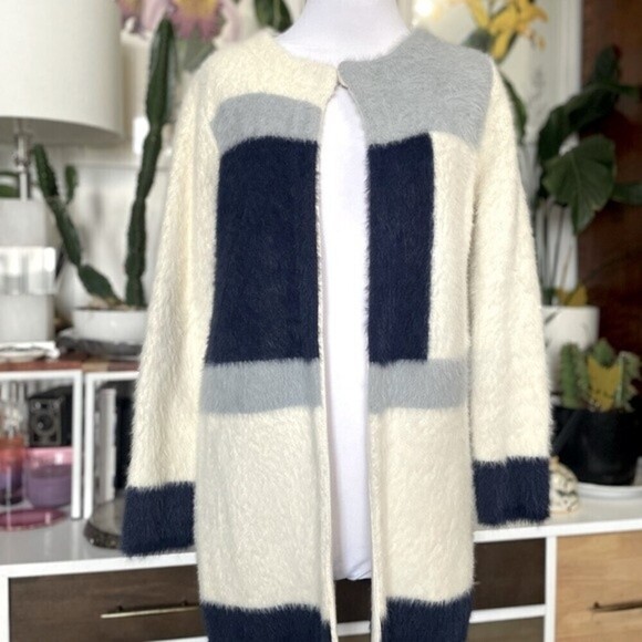 Janice The Wonder Sweater in Cream‎ - Picture 9 of 15